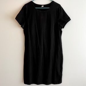 Black cotton/spandex crew neck shift dress